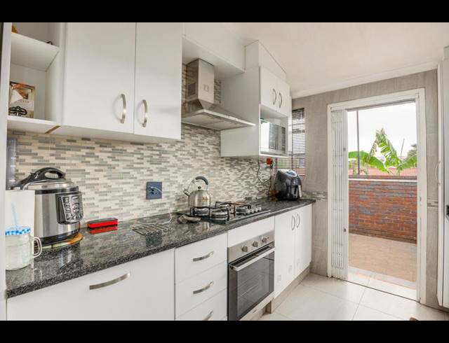 2 BEDROOM TOWNHOUSE FOR SALE IN RANDPARK RIDGE